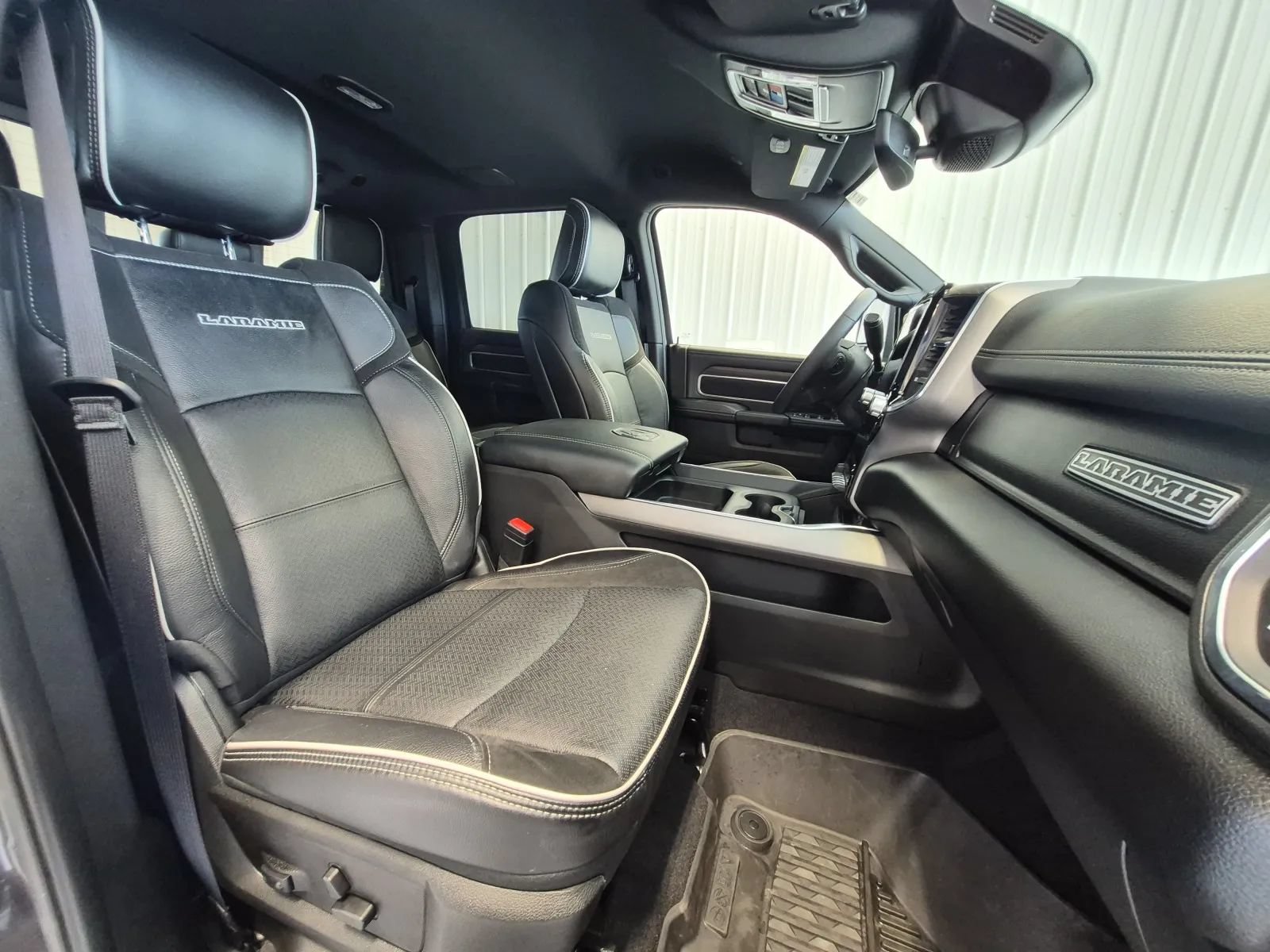 Used 2026 RAM 3500 Laramie AWD/4WD image 21
