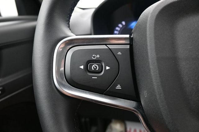 Used 2025 Volvo XC40 B5 Plus AWD/4WD image 26
