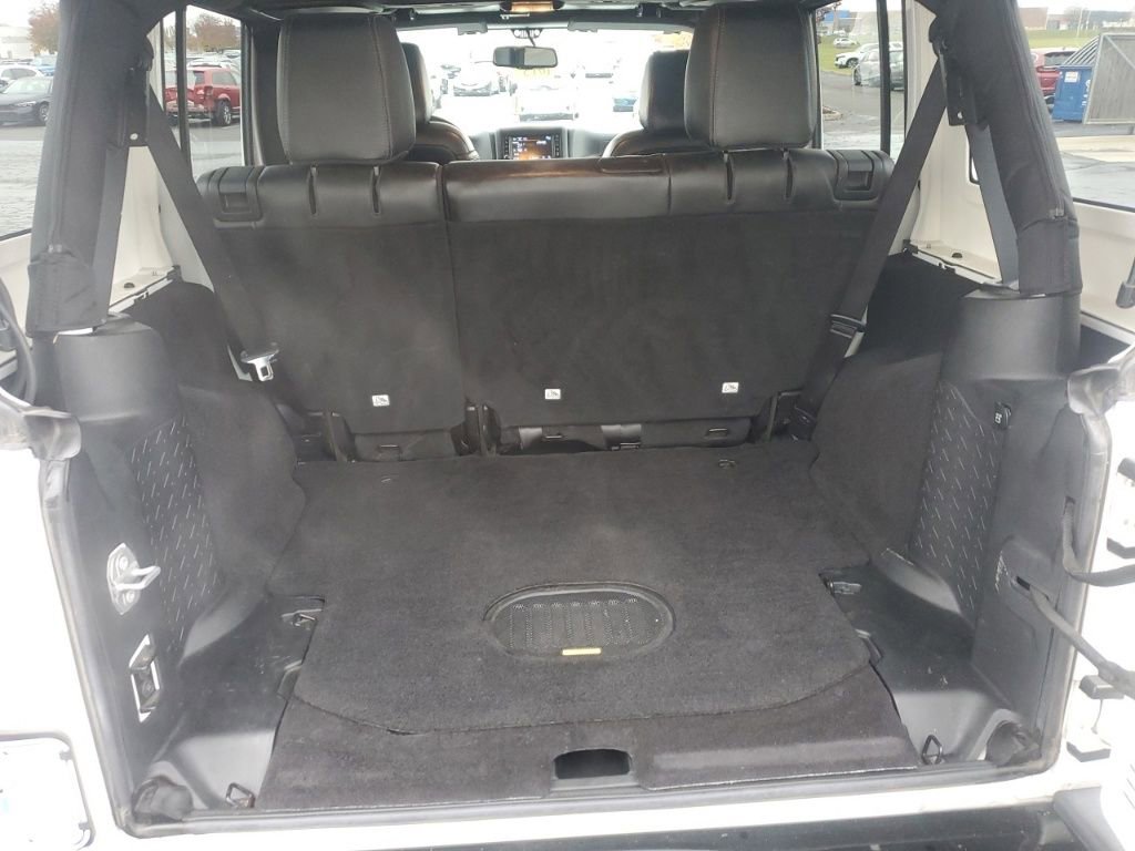 Used 2018 Jeep Wrangler Unlimited Sahara image 25