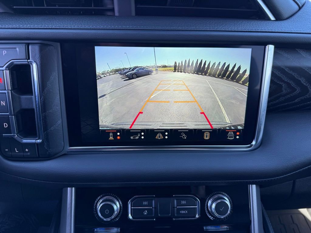 Used 2024 GMC Yukon XL Denali w/ Advanced Technology Package image 28