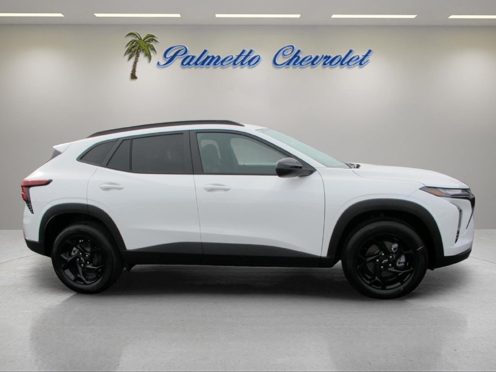 New 2026 Chevrolet Trax LT w/ Driver Confidence Package FWD image 2