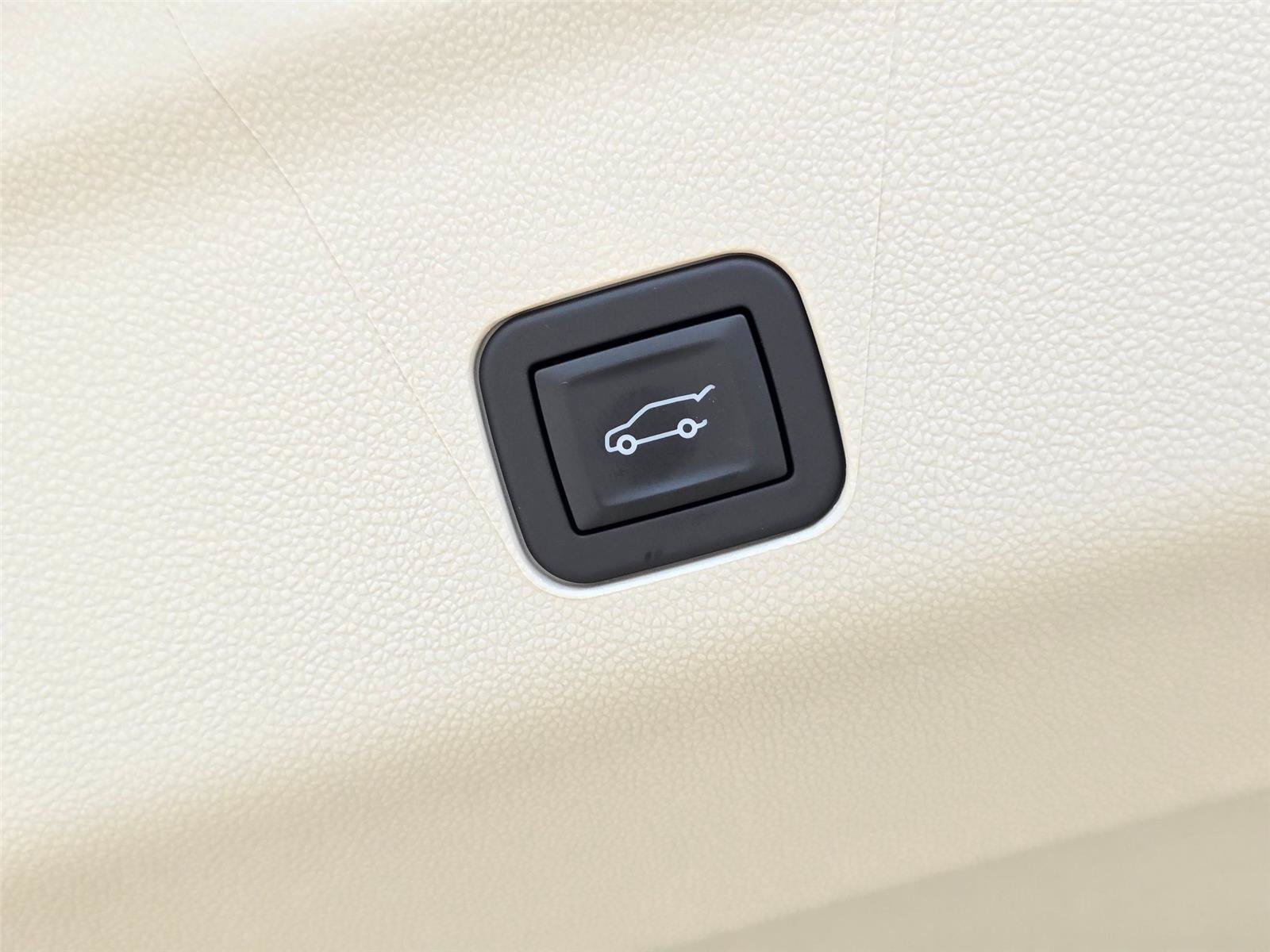 New 2026 Cadillac Escalade ESV Platinum Sport w/ LPO, Floor Liner Package AWD/4WD image 35
