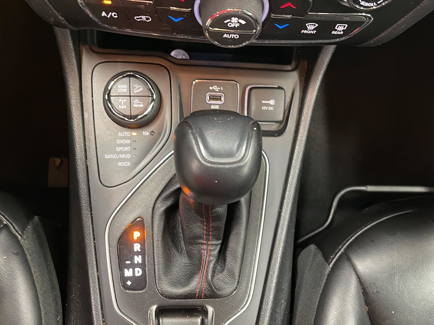 Used 2019 Jeep Cherokee Trailhawk image 20