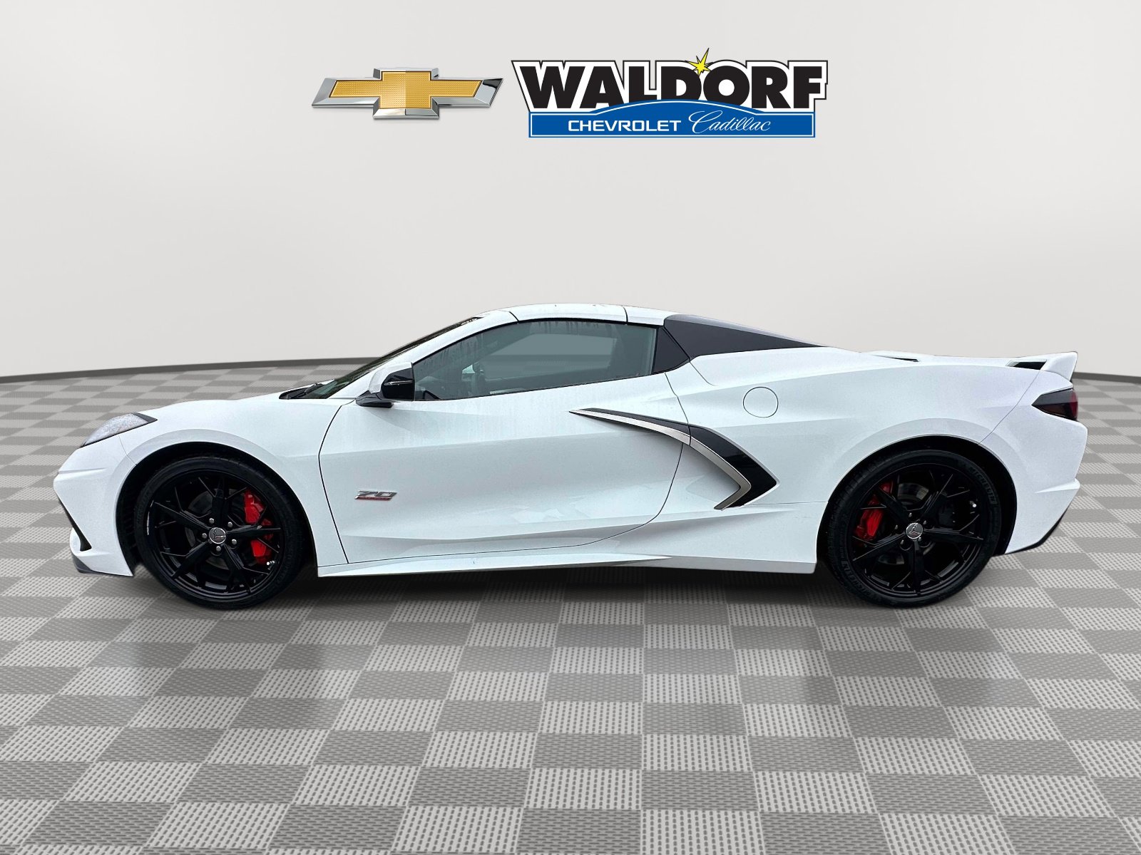 Used 2023 Chevrolet Corvette Stingray Premium Conv w/ Z51 Performance Package image 9