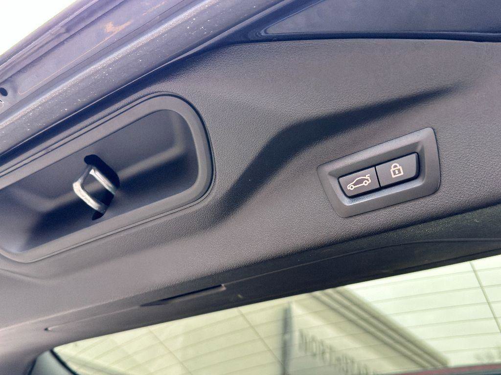 Used 2020 BMW X7 xDrive40i w/ M Sport Package image 12