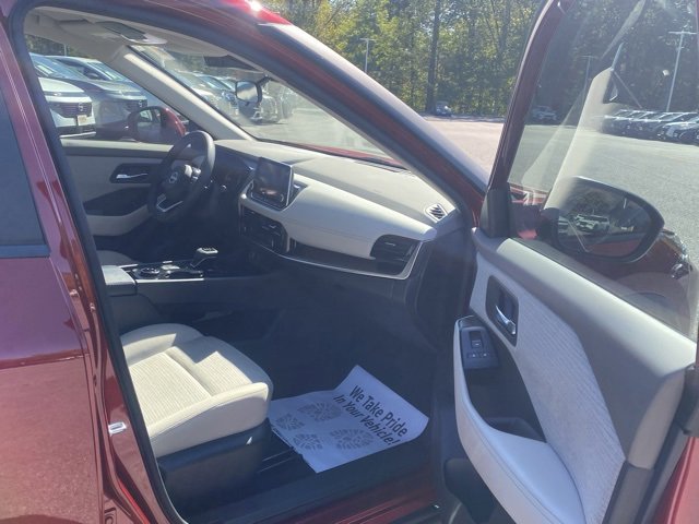 Used 2023 Nissan Rogue SV image 27