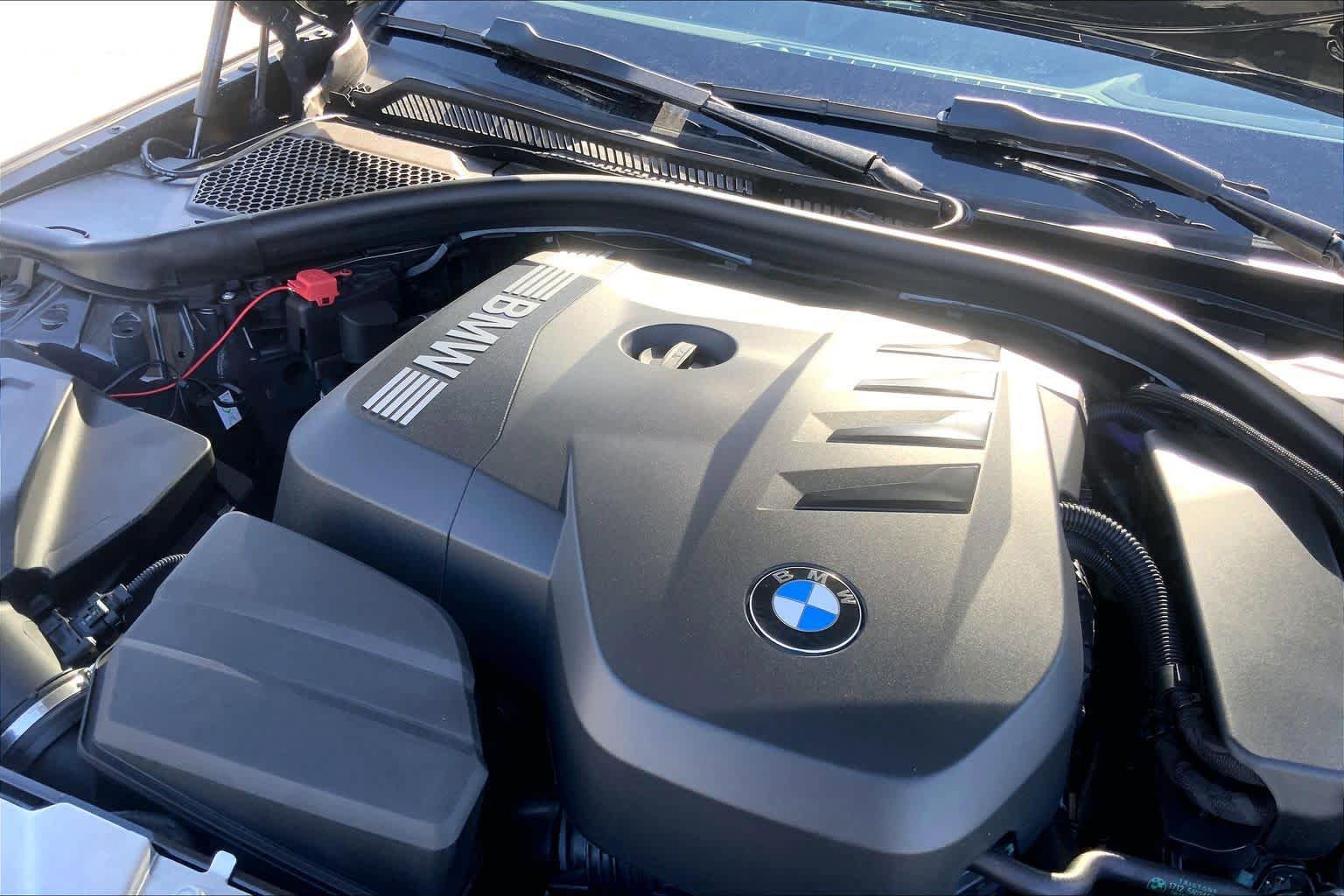 Used 2026 BMW 330i xDrive Sedan w/ Premium Package AWD/4WD image 17