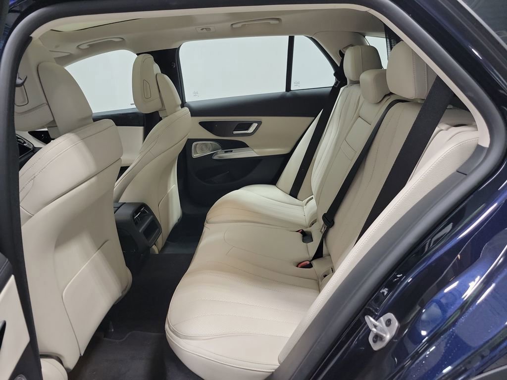 Used 2025 Mercedes-Benz E 450 4MATIC All-Terrain Wagon image 27