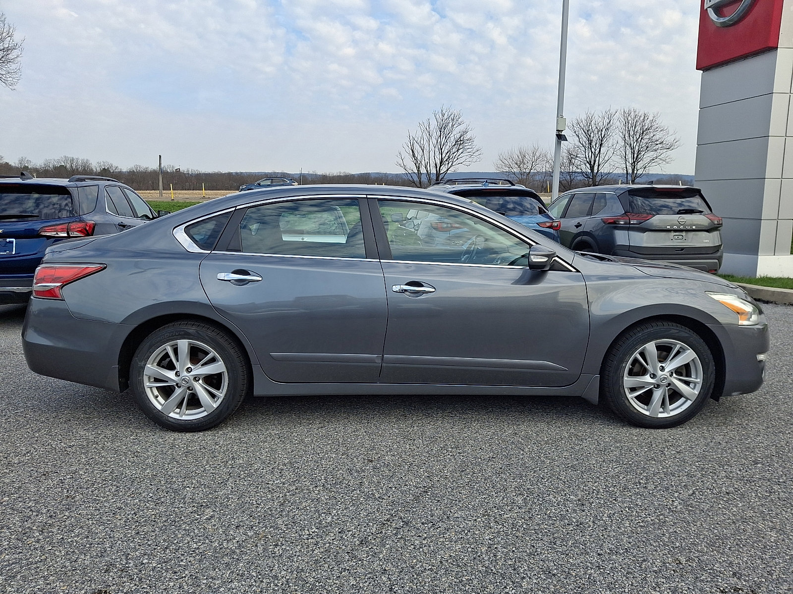 Used 2014 Nissan Altima 2.5 SV w/ Convenience Package image 8