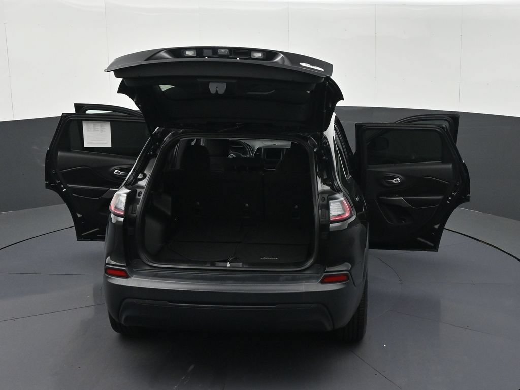 Used 2019 Jeep Cherokee Latitude w/ Popular Appearance Group FWD image 41
