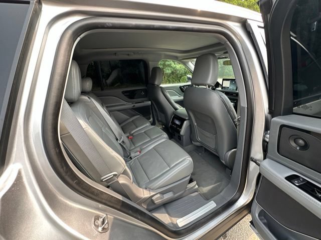 Used 2021 Lincoln Aviator Grand Touring w/ Elements Package Plus AWD/4WD image 17