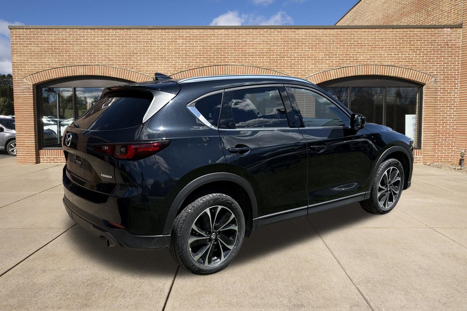 Used 2023 MAZDA CX-5 AWD 2.5 S w/ Premium Package image 3