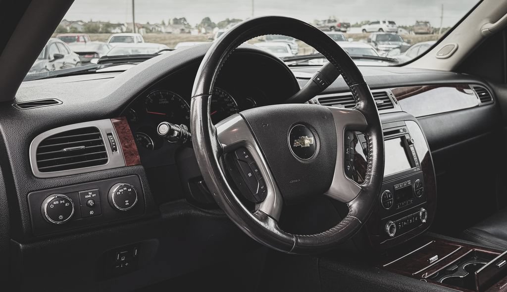 Used 2011 Chevrolet Suburban LTZ AWD/4WD image 2