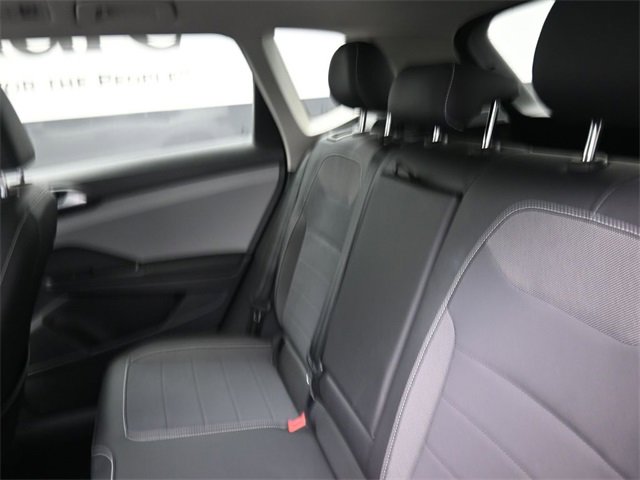 Used 2023 Volkswagen Taos SE w/ Panoramic Sunroof Package image 20