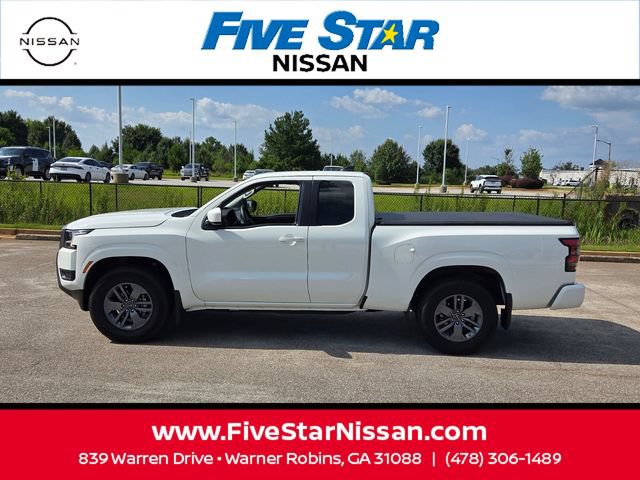 Used 2025 Nissan Frontier SV RWD image 4
