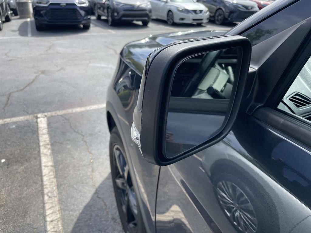 Used 2017 Ford Explorer XLT w/ Equipment Group 202A image 19