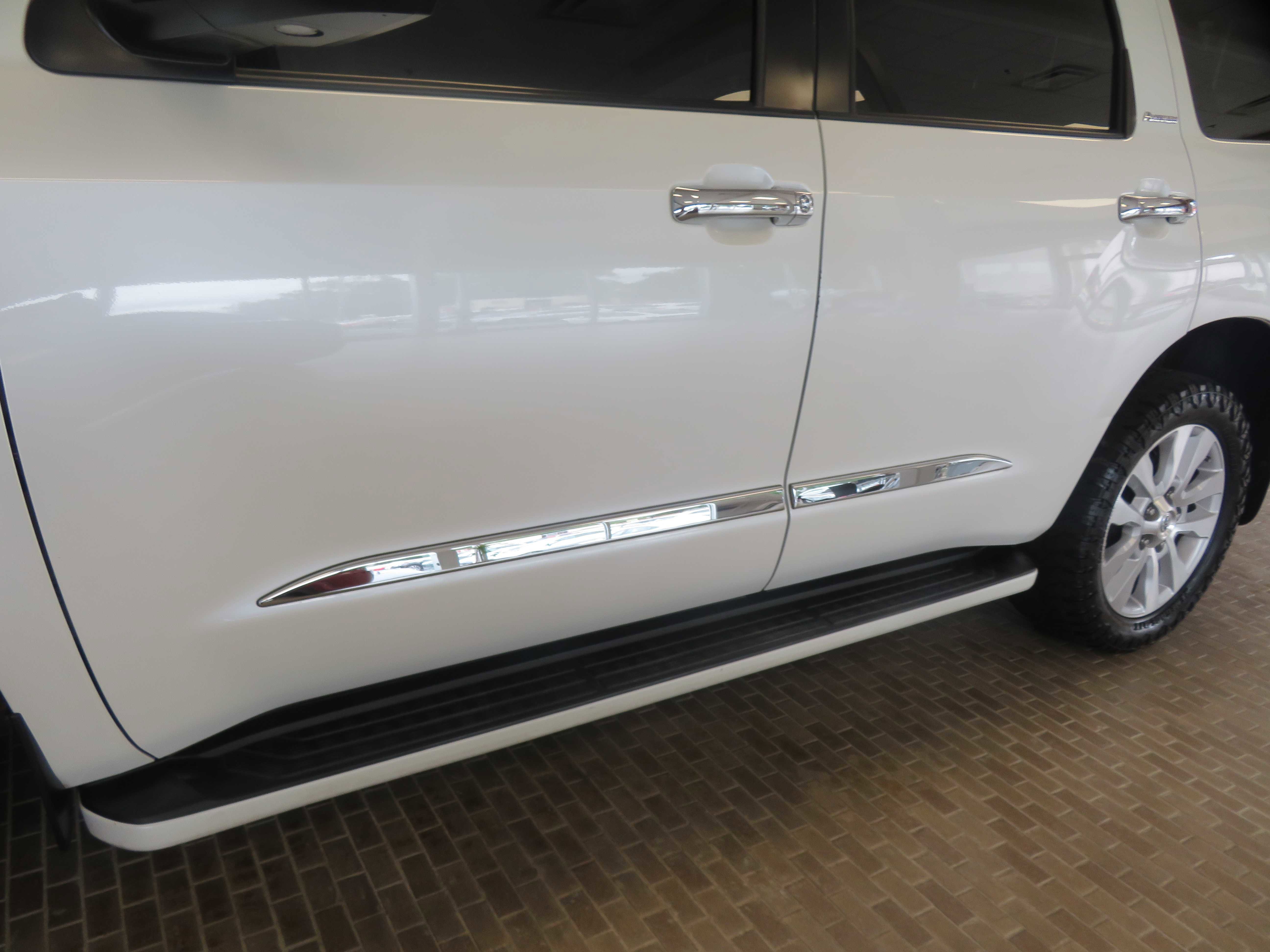 Used 2018 Toyota Sequoia Platinum AWD/4WD image 93
