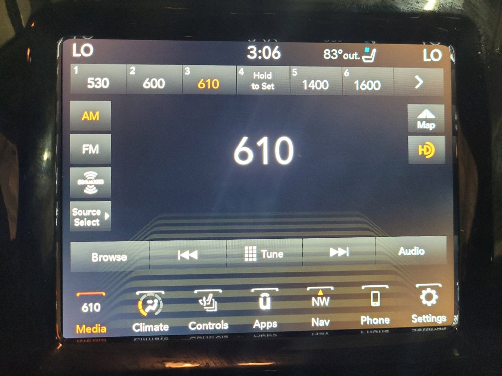 Used 2021 Jeep Cherokee Limited w/ Elite Package AWD/4WD image 25