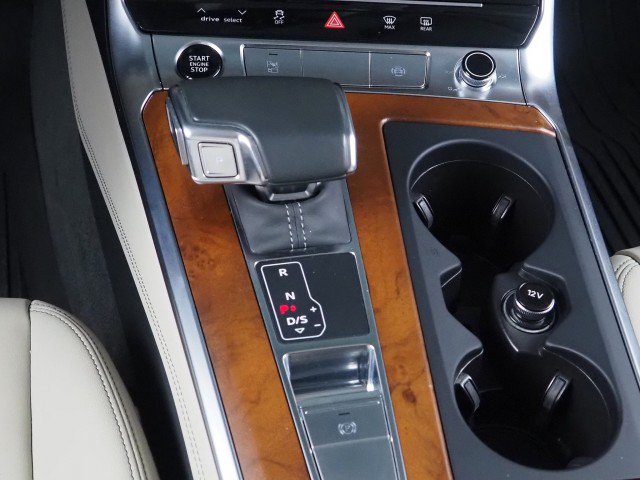 Used 2021 Audi A6 55 TFSI Premium Plus Sedan 4D w/ Premium Plus Package AWD/4WD image 25