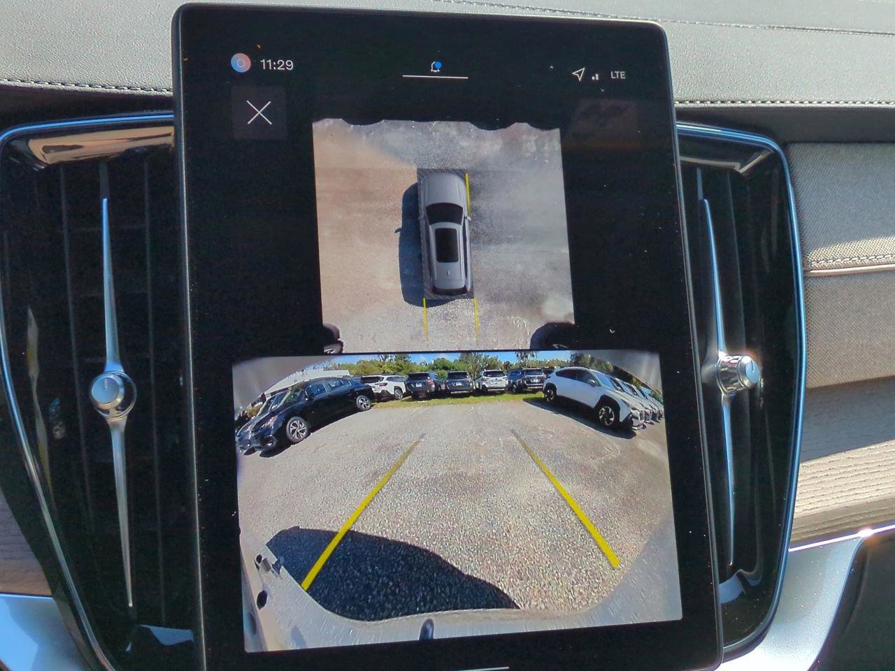 New 2026 Volvo XC90 T8 Plus w/ Protection Package Premier image 17