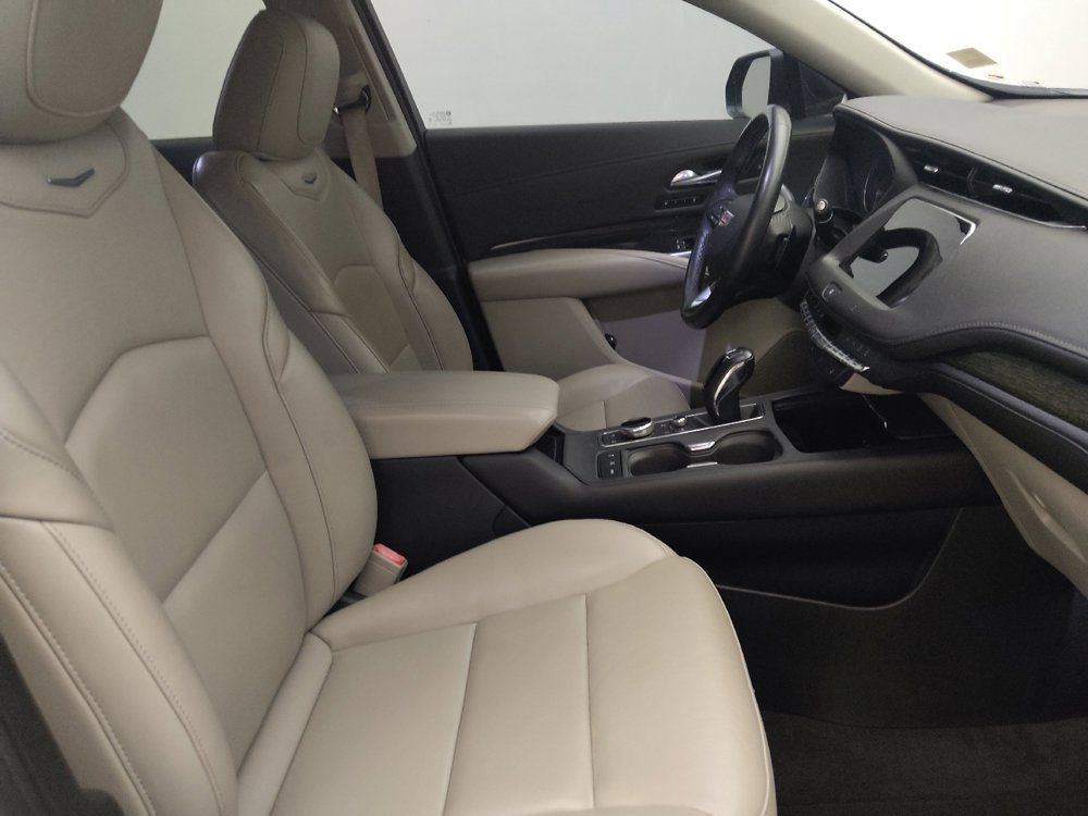 Used 2019 Cadillac XT4 Premium Luxury w/ Cold Weather Package AWD/4WD image 21