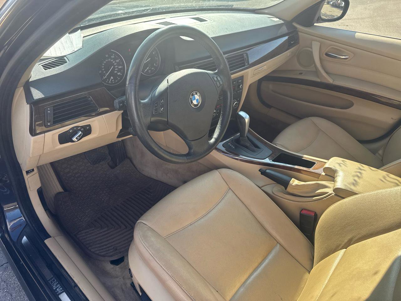 Used 2010 BMW 335i xDrive Sedan AWD/4WD image 9