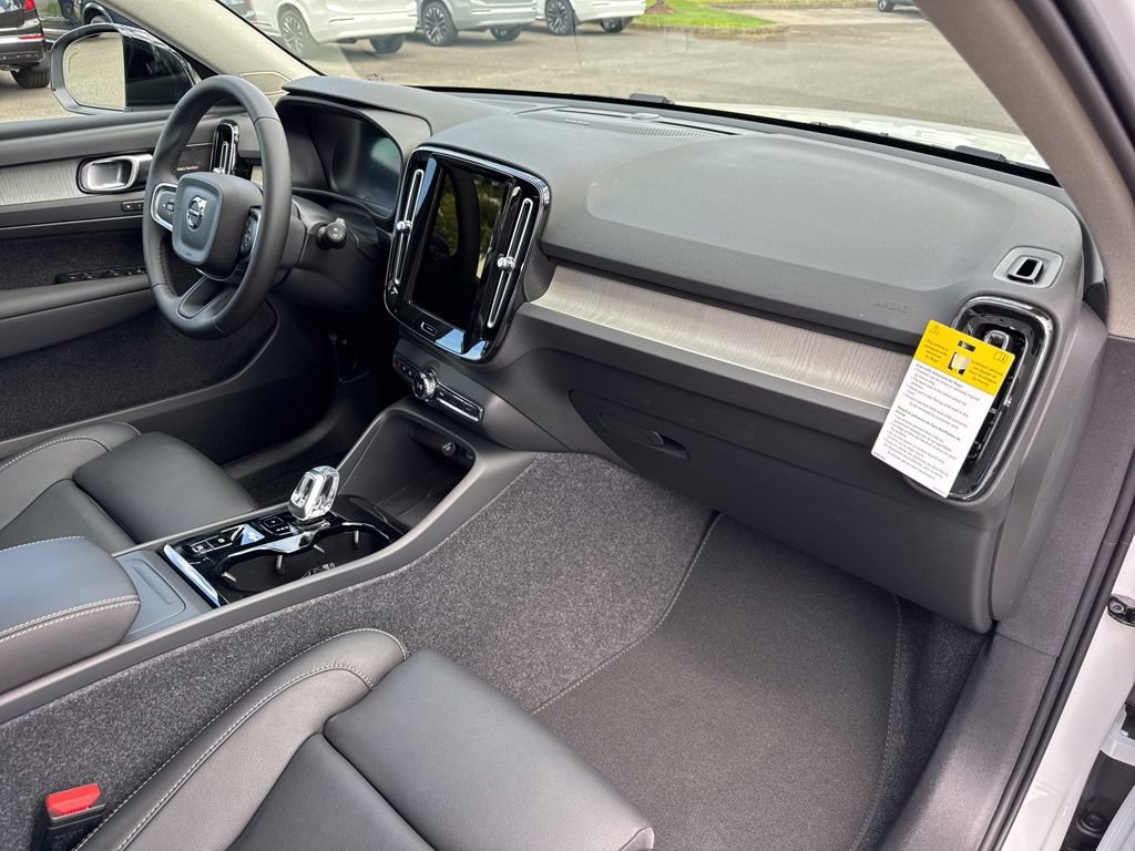 New 2026 Volvo XC40 B5 Plus w/ Climate Package AWD/4WD image 20