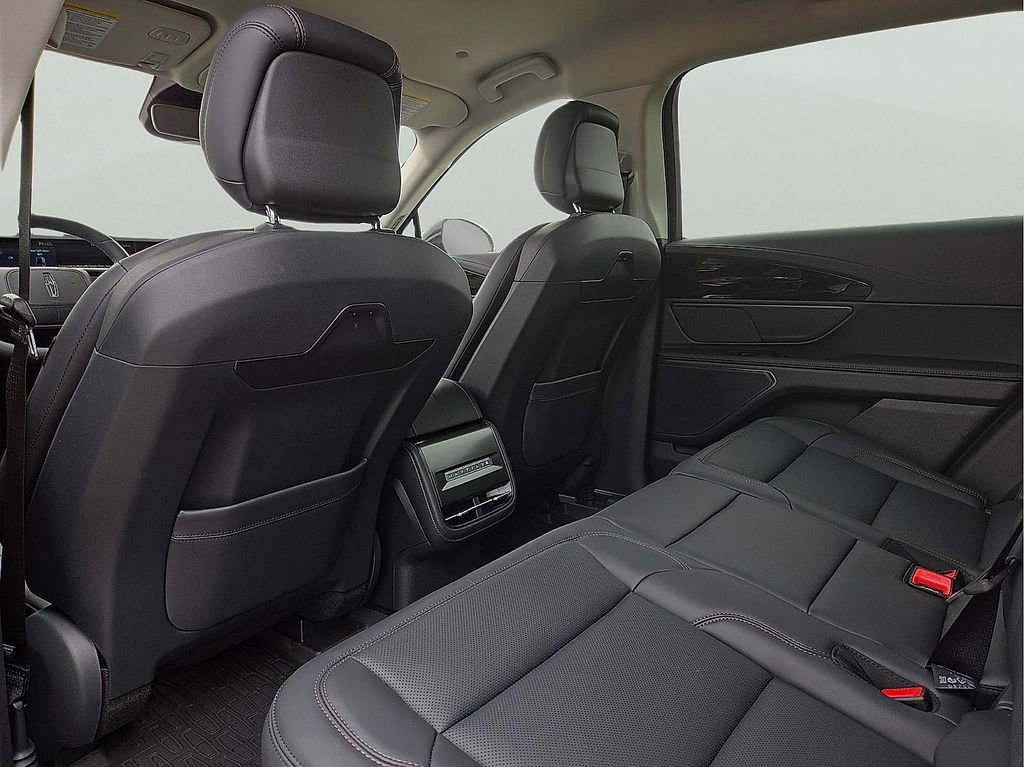 New 2026 Lincoln Nautilus Premier AWD/4WD image 10