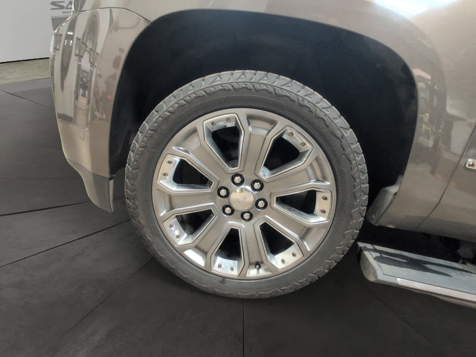 Used 2015 GMC Yukon Denali w/ Premium Package image 14