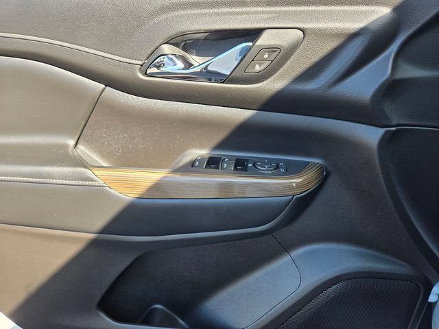 Used 2021 GMC Acadia SLE w/ LPO, Floor Liner Package FWD image 15