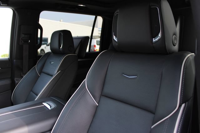 Used 2025 Cadillac Escalade ESV Sport w/ Touring Package AWD/4WD image 24