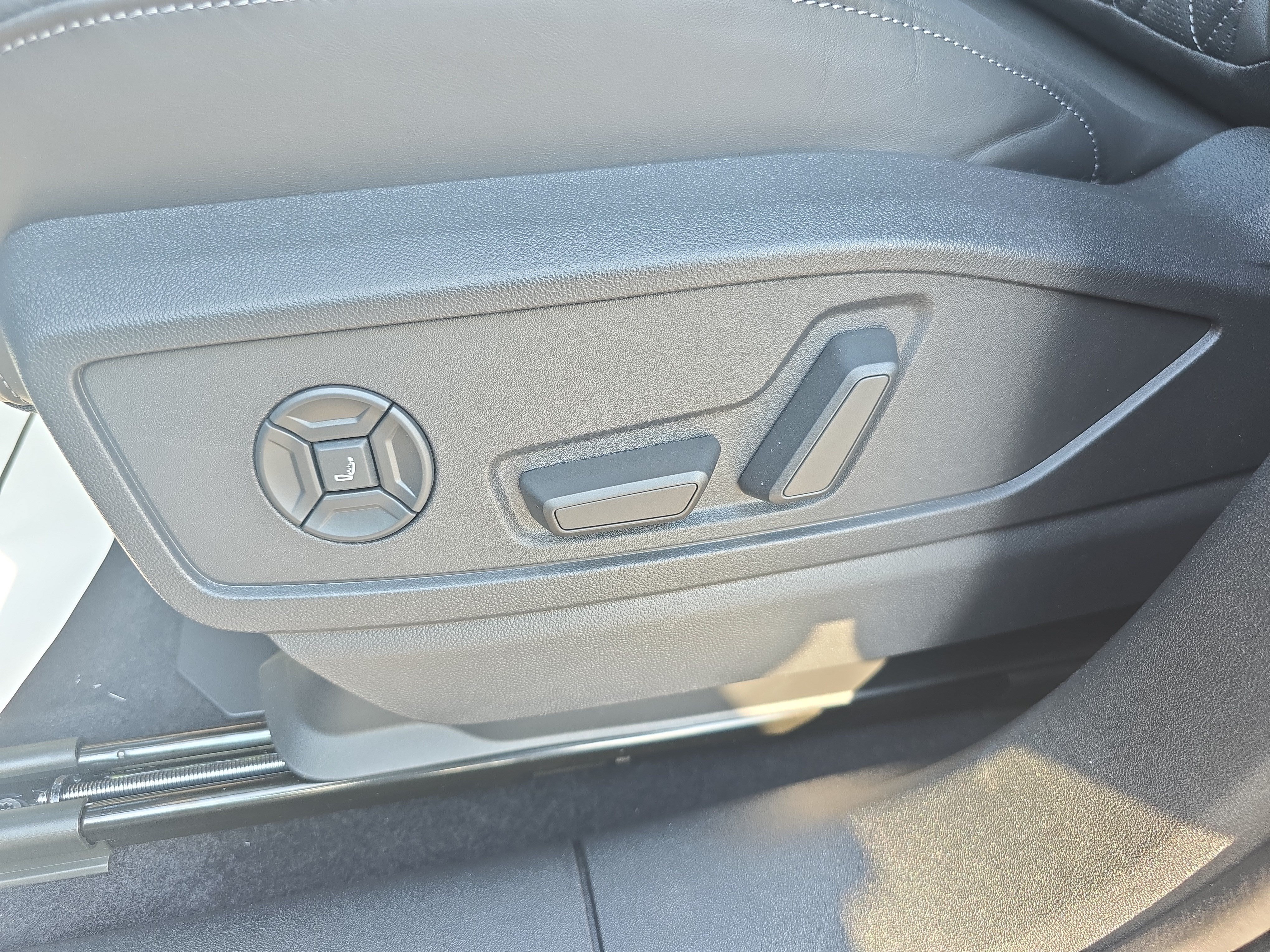 New 2026 Audi SQ5 Premium Plus AWD/4WD image 27