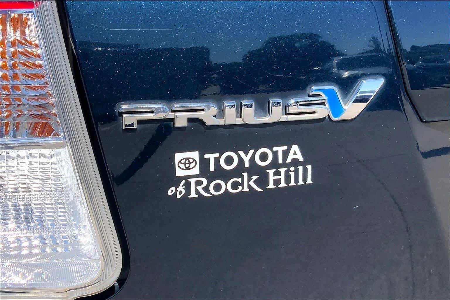 Used 2017 Toyota Prius V Five w/ Advanced Technology Package FWD image 33
