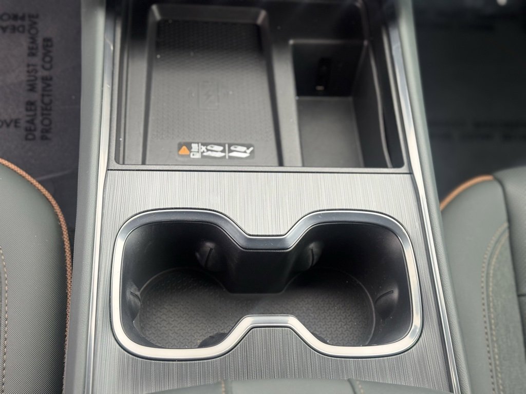 Used 2024 GMC Acadia AT4 image 18