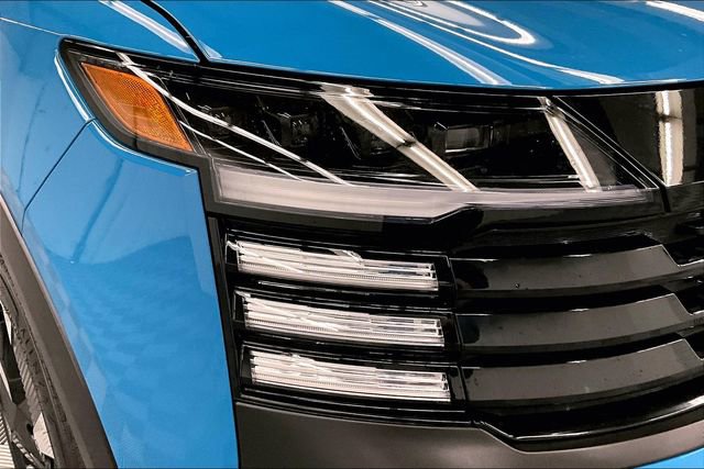 New 2025 Nissan Kicks SR w/ Illumination Package image 15