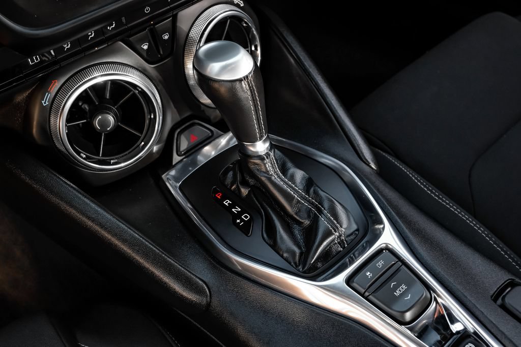 Used 2018 Chevrolet Camaro LT RWD image 19