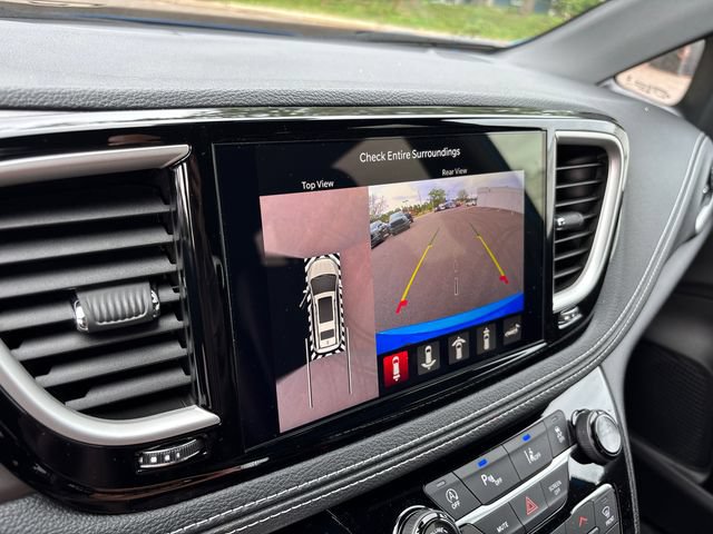 New 2027 Chrysler Pacifica Select w/ Family Tech Group FWD image 23