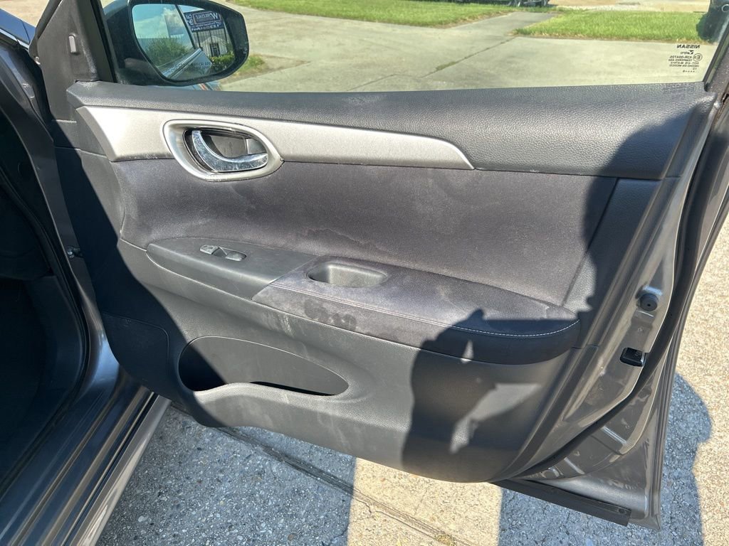 Used 2016 Nissan Sentra SR w/ SR Premium Package image 15