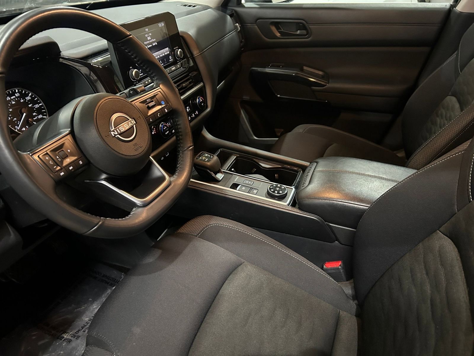 Used 2025 Nissan Pathfinder SV image 44