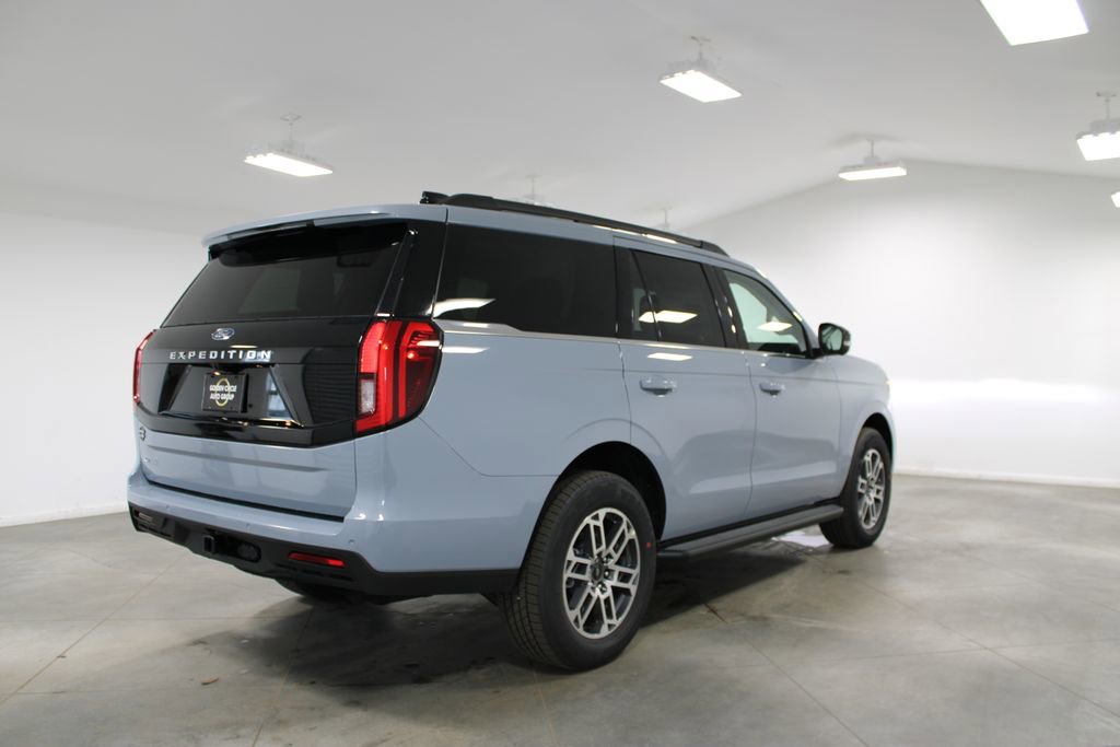 New 2026 Ford Expedition Active image 8