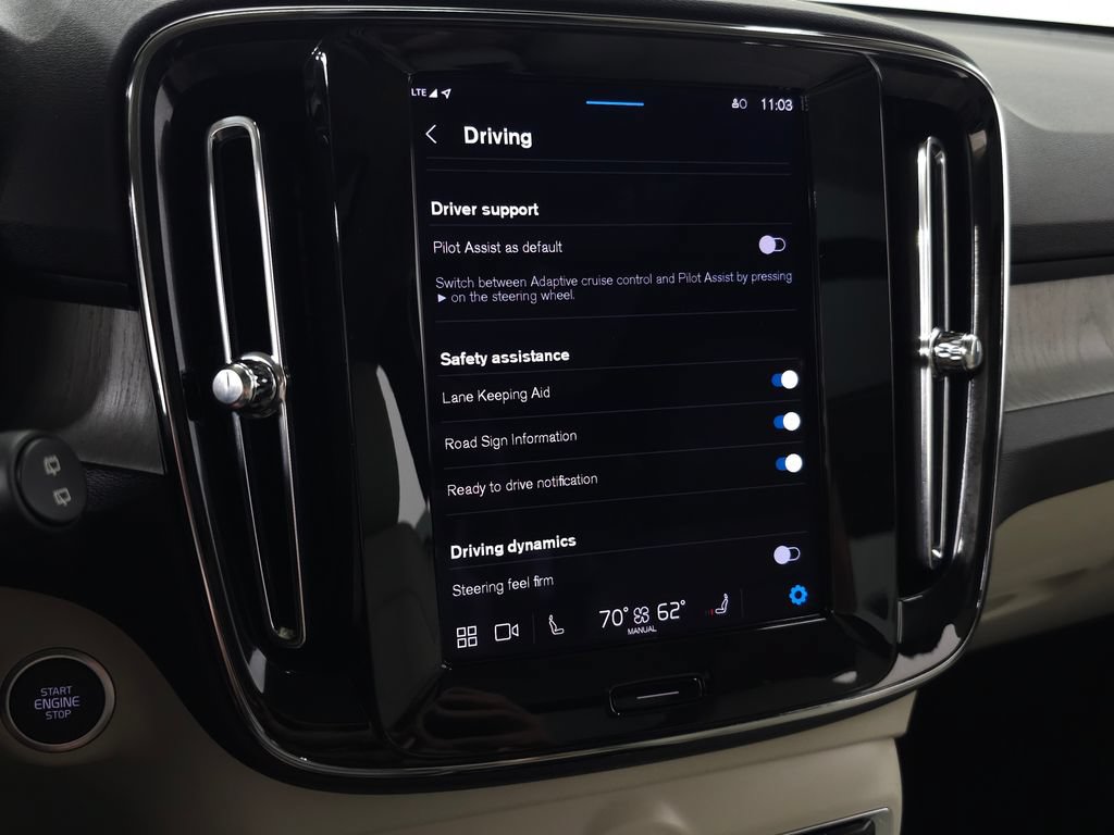 Certified 2025 Volvo XC40 B5 Ultra AWD/4WD image 28