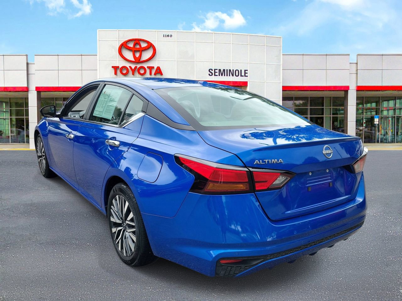 Used 2025 Nissan Altima 2.5 SV image 4