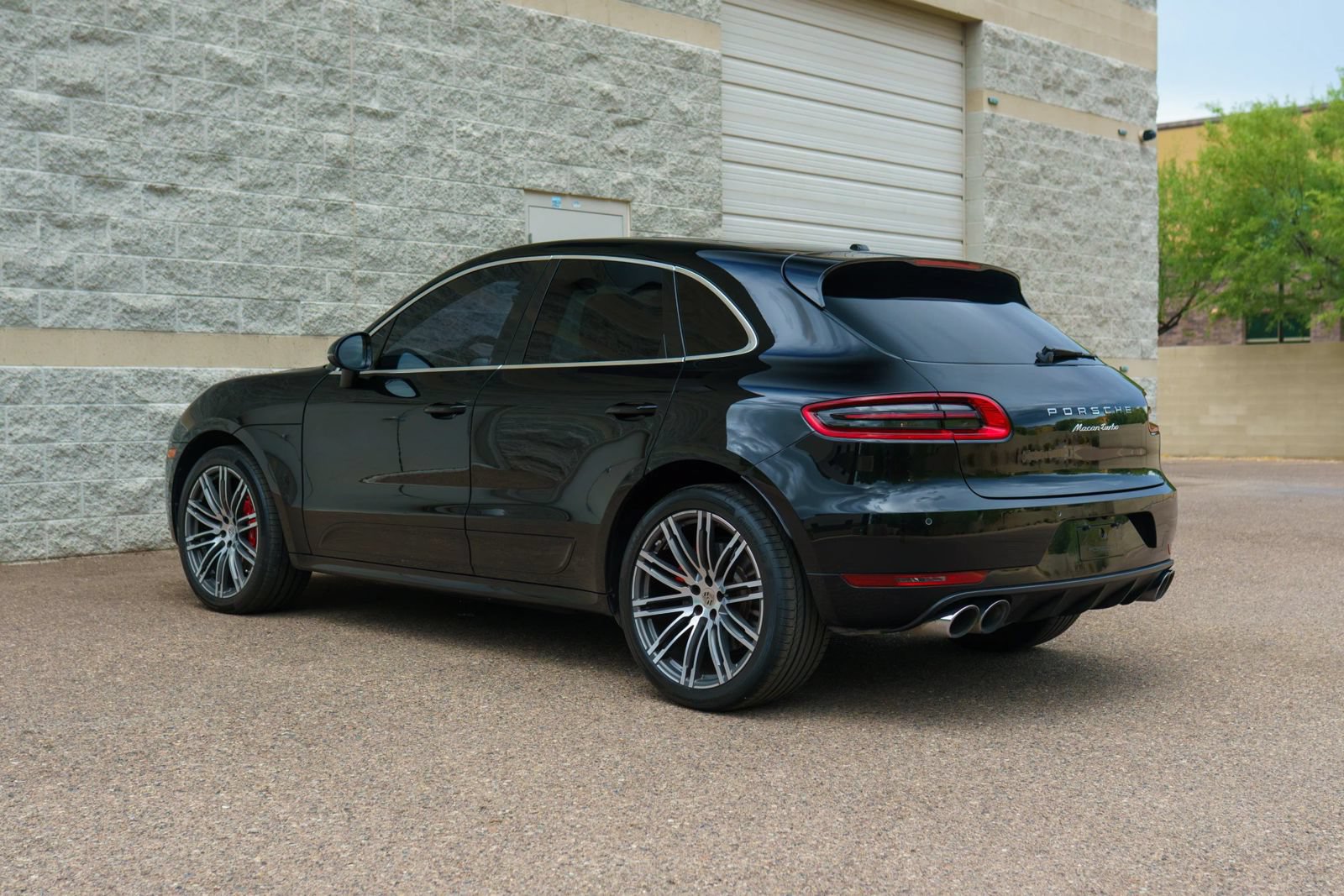 Used 2015 Porsche Macan Turbo AWD/4WD image 5