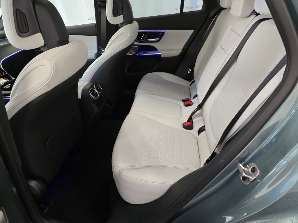 New 2026 Mercedes-Benz GLC 350e 4MATIC image 18