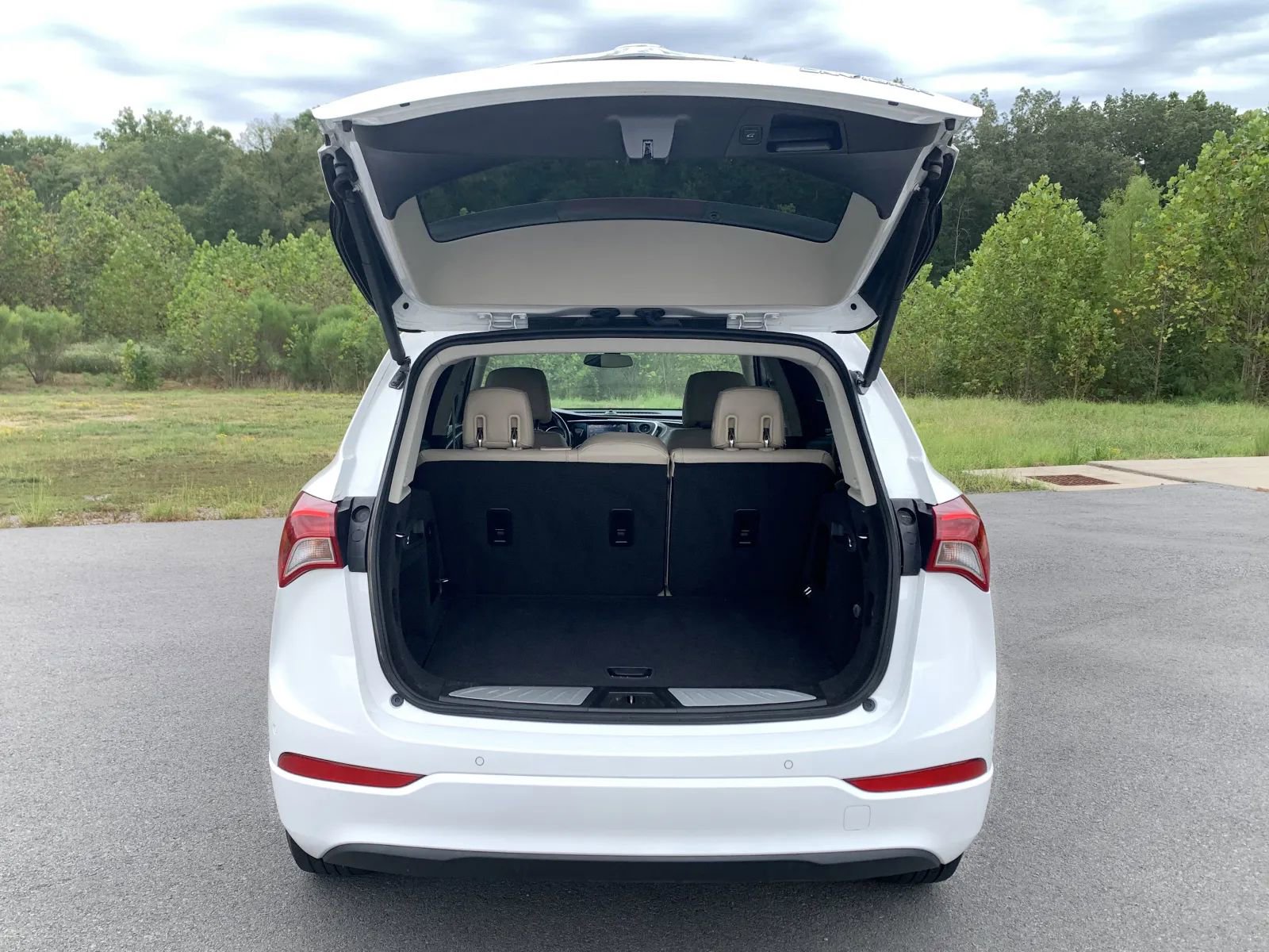 Used 2019 Buick Envision Essence image 9