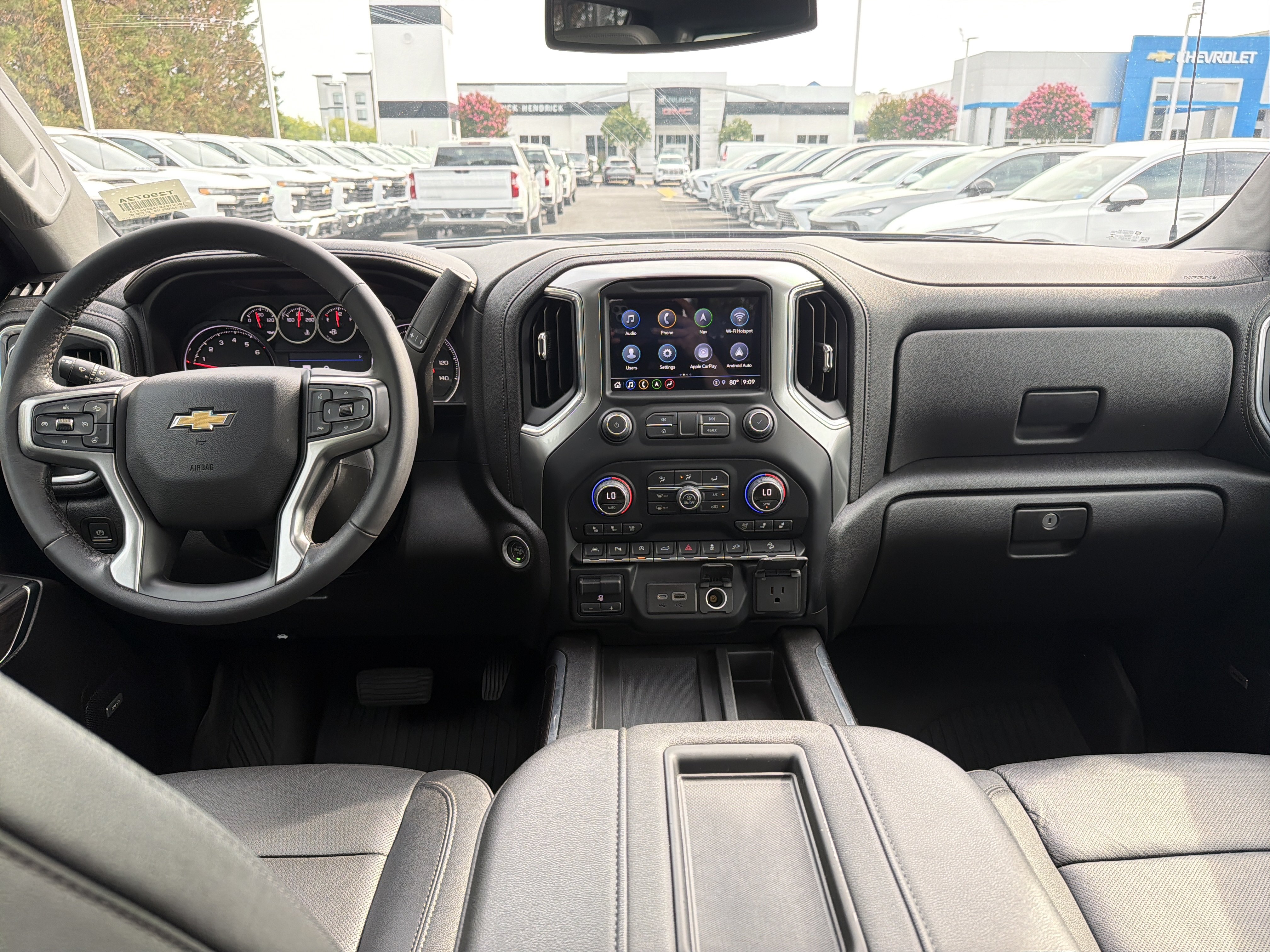 Used 2022 Chevrolet Silverado 1500 LTZ w/ LTZ Premium Package AWD/4WD image 30