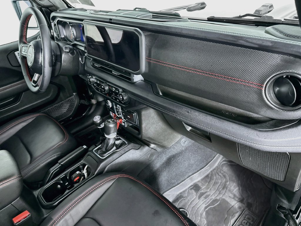 Used 2025 Jeep Wrangler Unlimited Rubicon AWD/4WD image 31