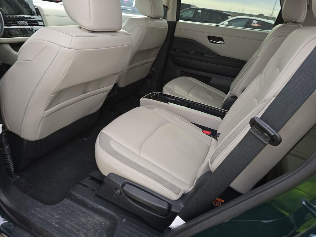Certified 2025 Nissan Pathfinder SL w/ SL Premium Package image 10