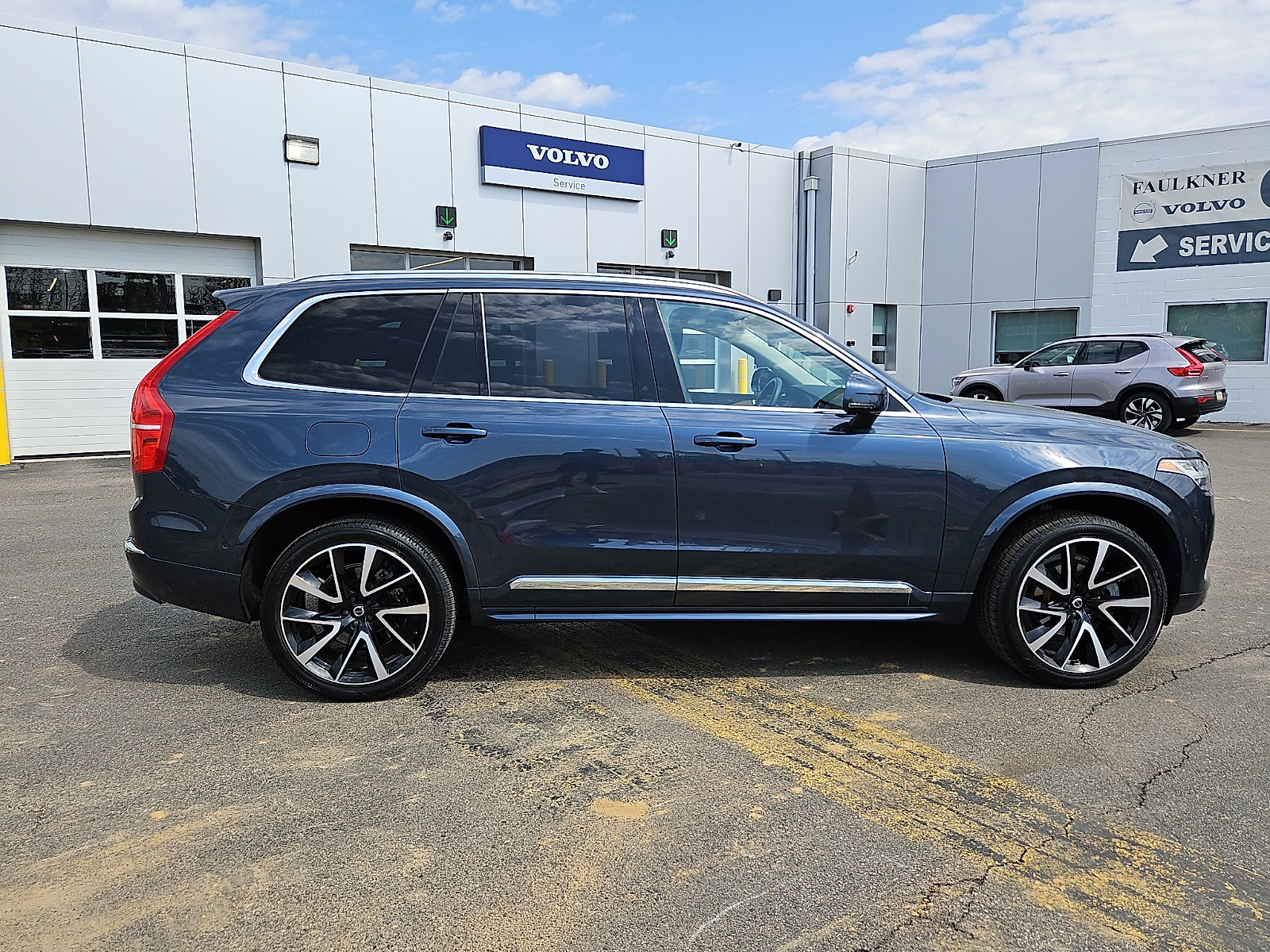 Certified 2023 Volvo XC90 B6 Plus w/ Protection Package AWD/4WD image 7
