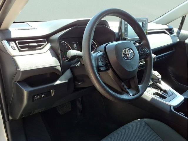 Used 2022 Toyota RAV4 LE FWD image 13